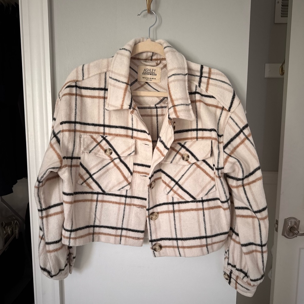 Ashley International Cropped Plaid Shacket – Size Medium